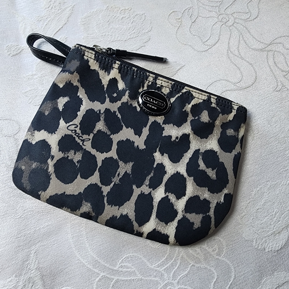 Coach 2FER✨️Coach Small Nylon Tote & Matching Pouch, EUC Like New - Picture 8 of 9